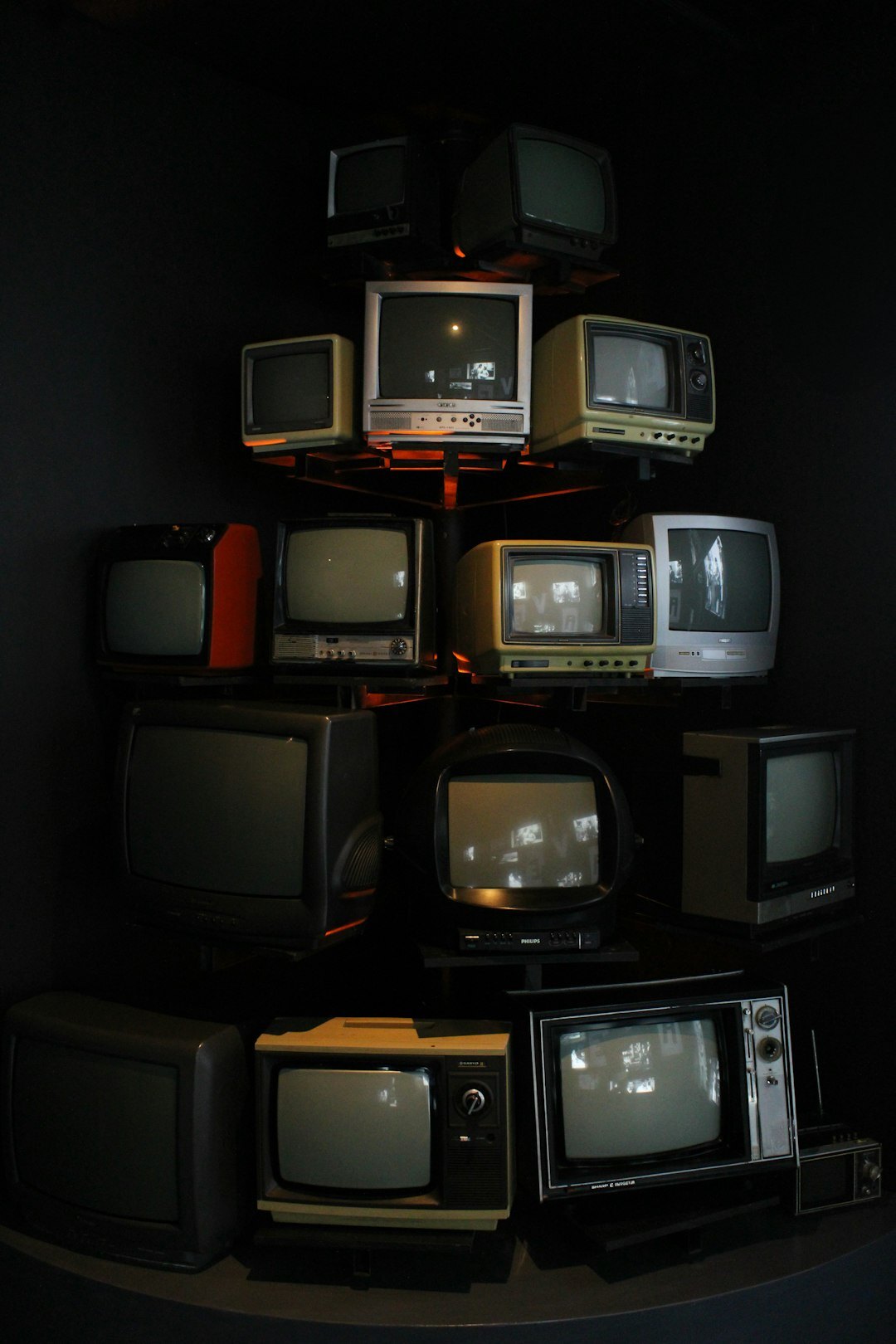 retro tv icons